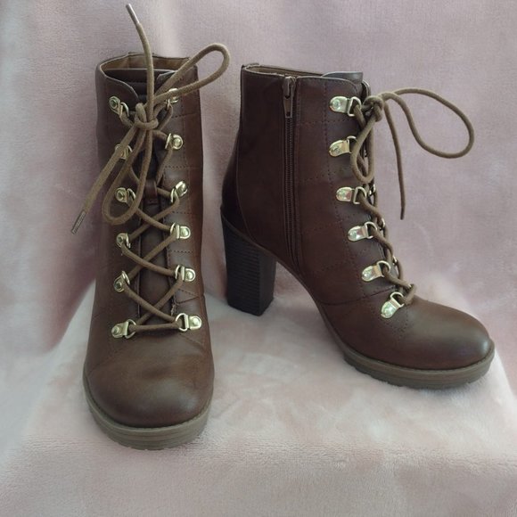 Guess Boots - Picture 2 of 4